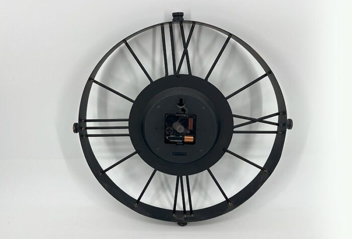 Metal Clock - Image 3